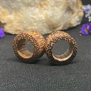 3/4 inch Saddle Wood Ear Gauges 19mm Tunnels